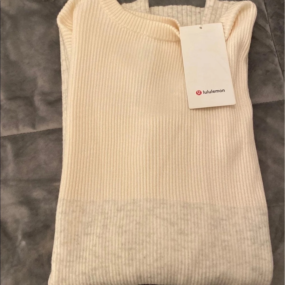 Lulumon sweater